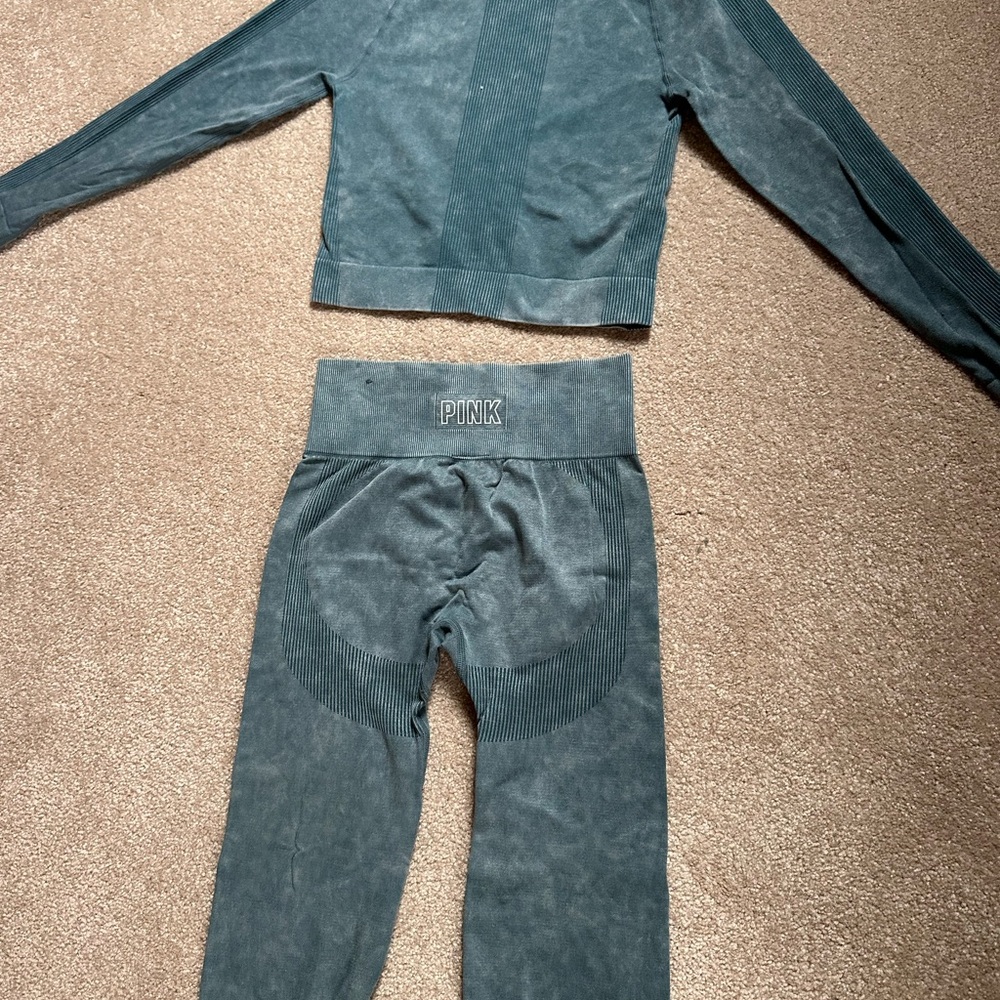 PINK Victoria's Secret Seamless Active Set in Teal - Picture 3 of 6